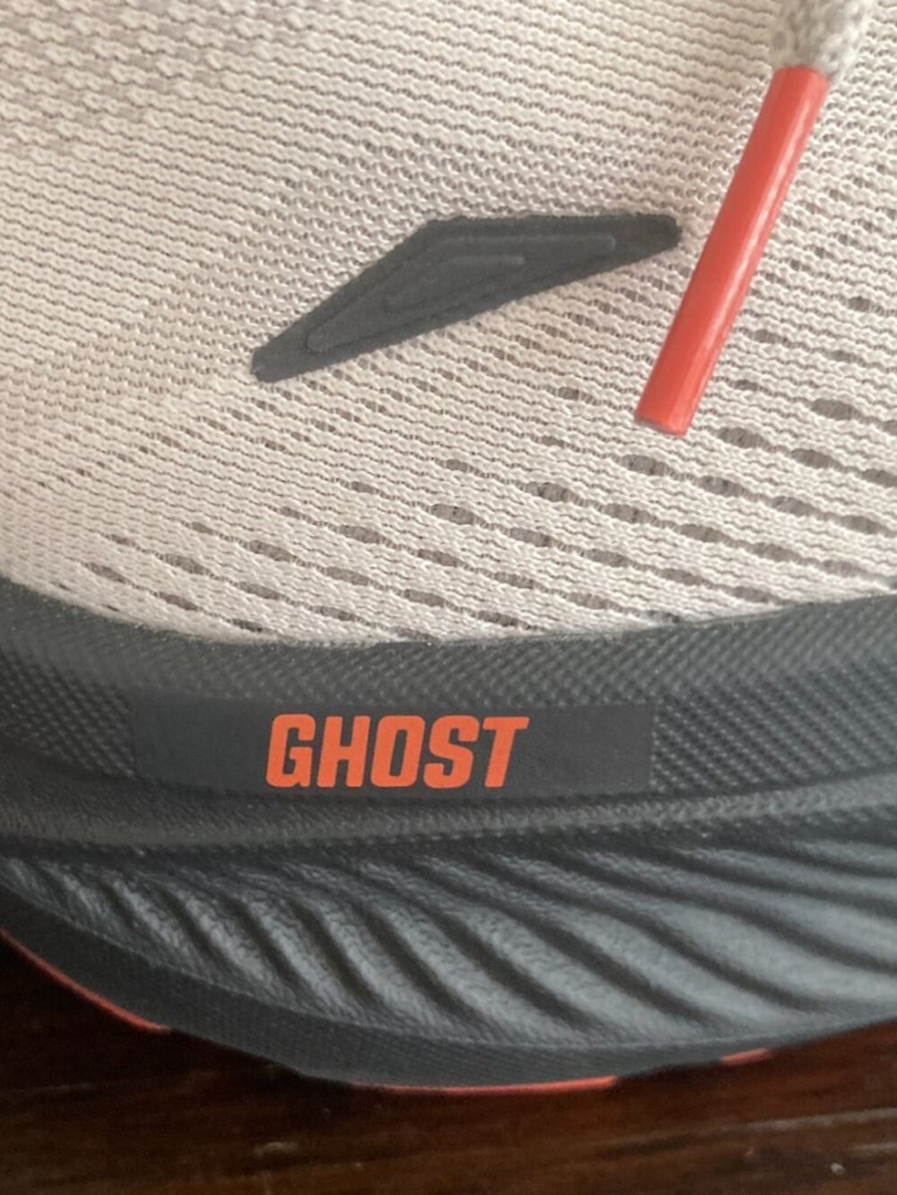 Men's Brooks Ghost 18 / Size 10 2E (WIDE) / Color - Coconut Pearl Tigerlily (#2) - Picture 11 of 11